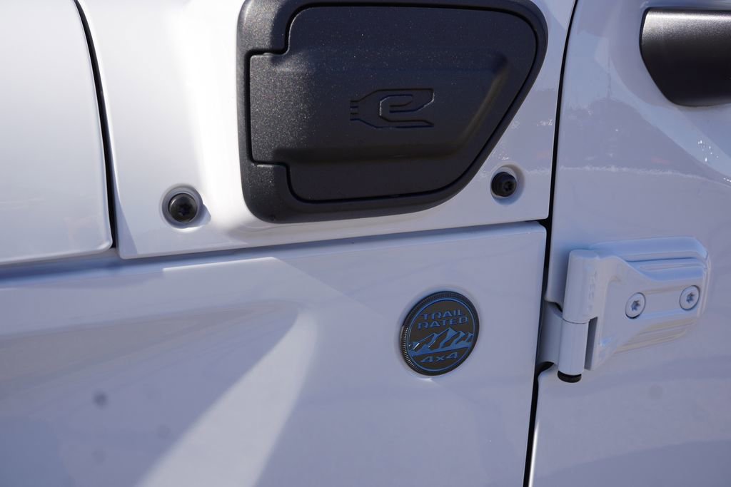 Certified 2025 Jeep Wrangler Unlimited Sahara w/ Safety Group image 14