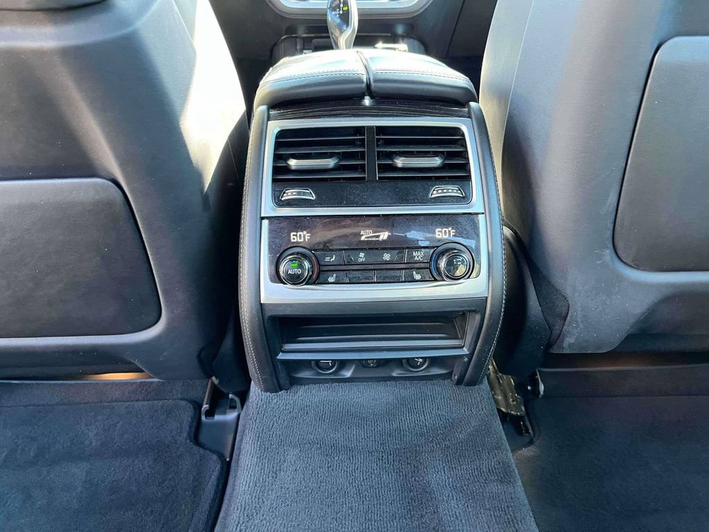 Used 2019 BMW 750i xDrive w/ Executive Package AWD/4WD image 4