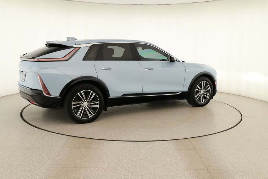 Used 2024 Cadillac Lyriq Luxury RWD image 7