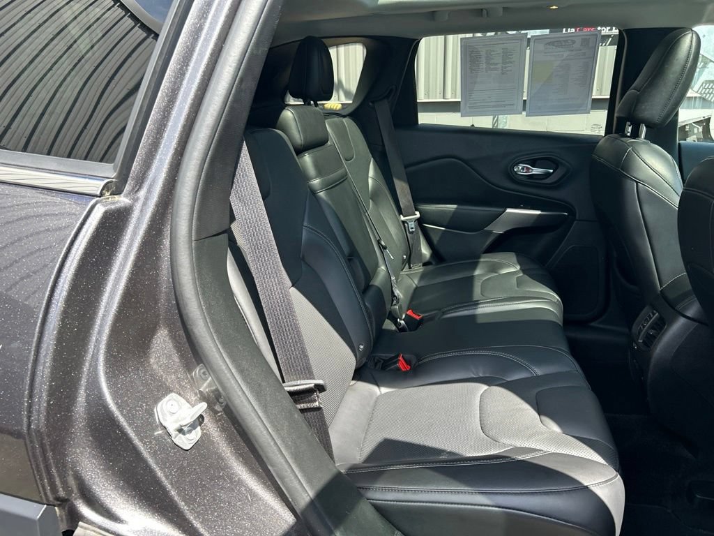 Certified 2019 Jeep Cherokee Limited AWD/4WD image 36