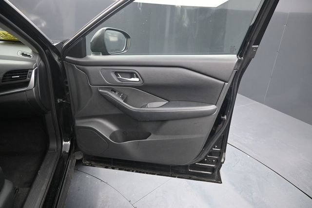 Used 2025 Nissan Rogue SV AWD/4WD image 11