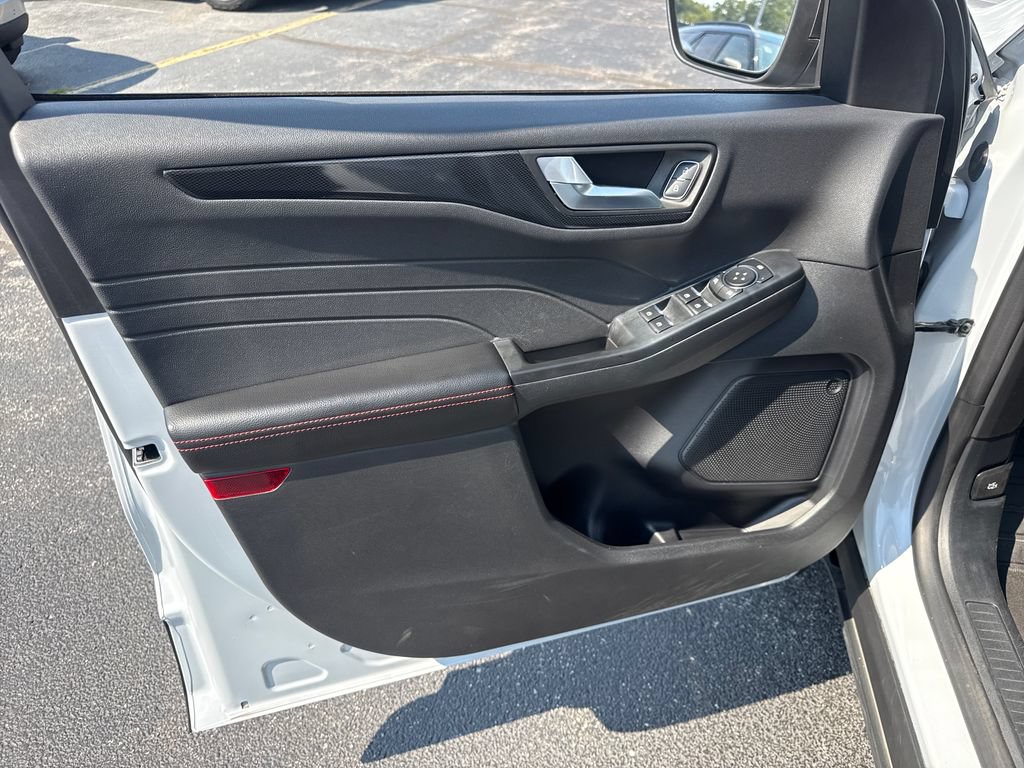 Used 2025 Ford Escape ST-Line FWD image 26