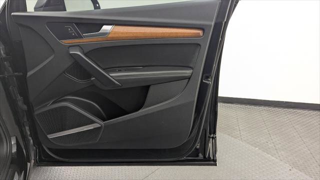 Used 2021 Audi Q5 e Premium Plus w/ Premium Plus Package image 22