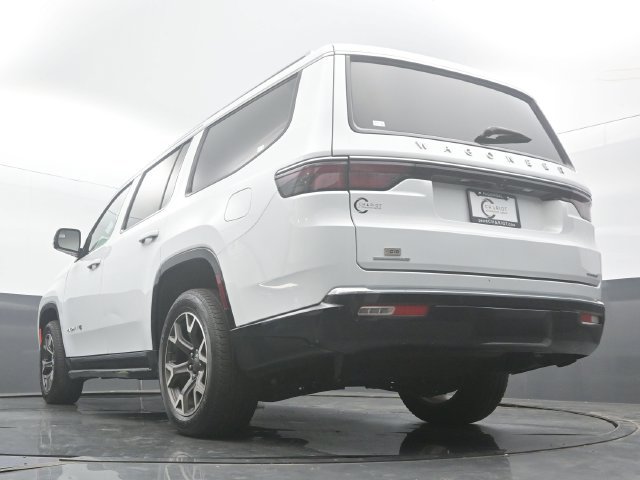 Used 2023 Jeep Wagoneer Series III w/ Preferred Equipment Group AWD/4WD image 49