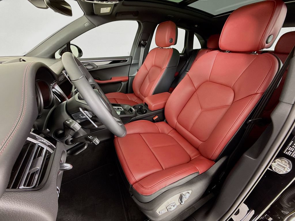 New 2026 Porsche Macan AWD/4WD image 5