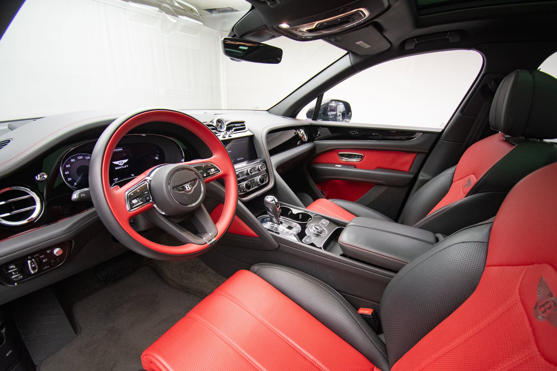 Used 2022 Bentley Bentayga image 10