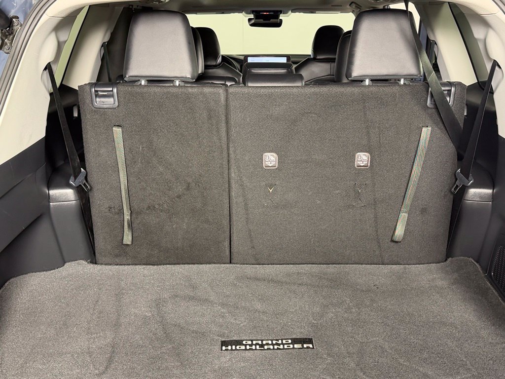Used 2025 Toyota Grand Highlander AWD image 21