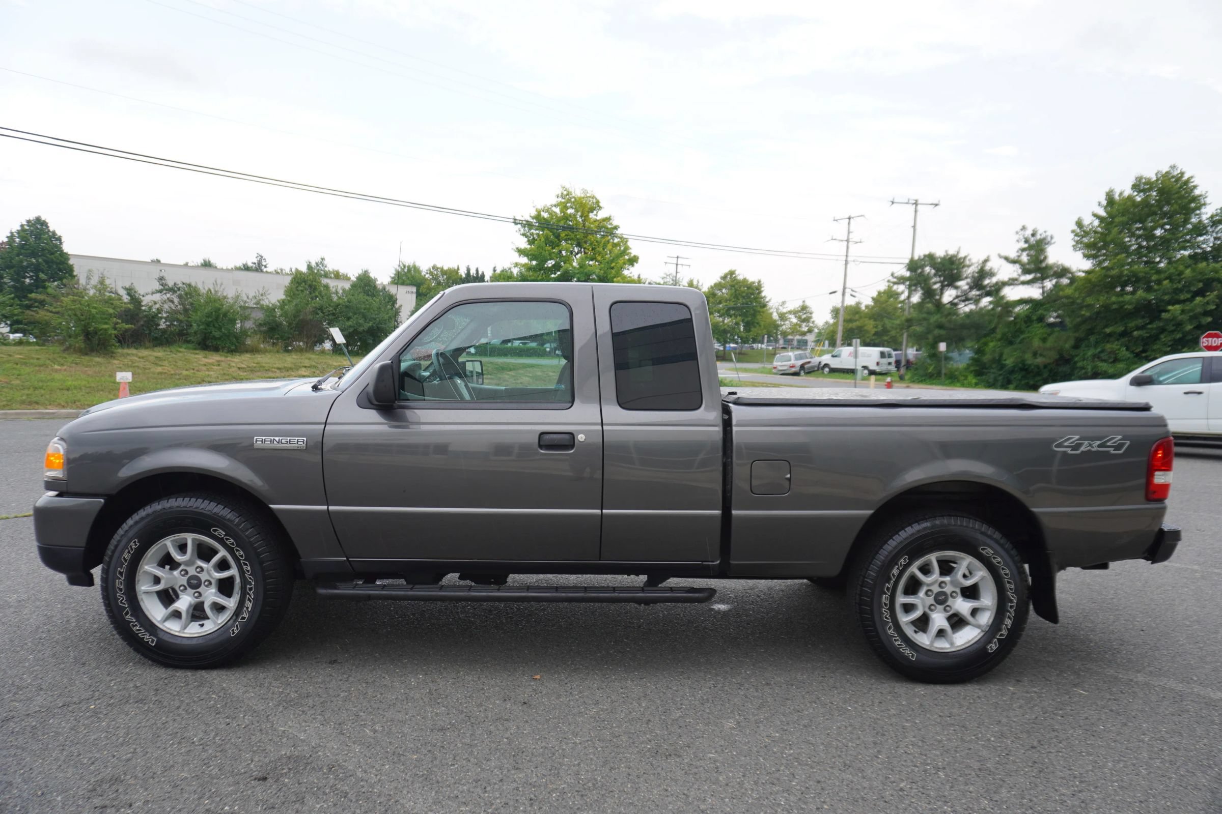 Used 2010 Ford Ranger XLT AWD/4WD image 4