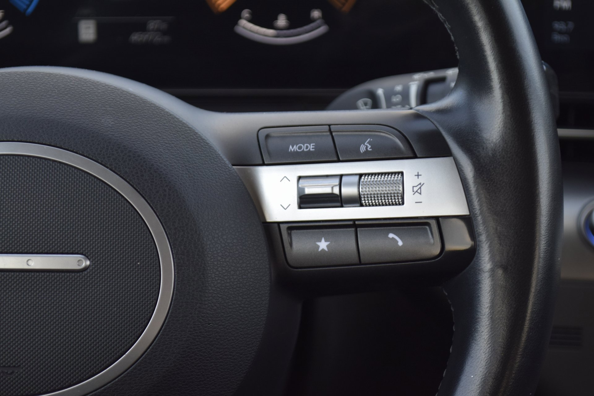 Used 2024 Hyundai Kona SEL image 13