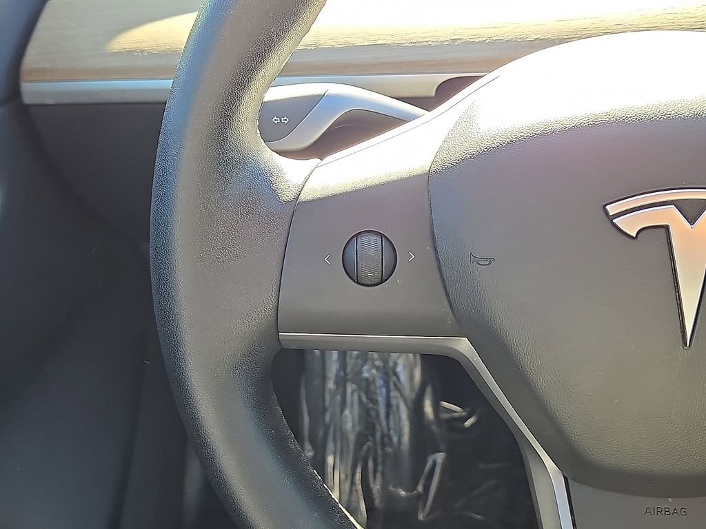 Used 2019 Tesla Model 3 Standard Range image 17