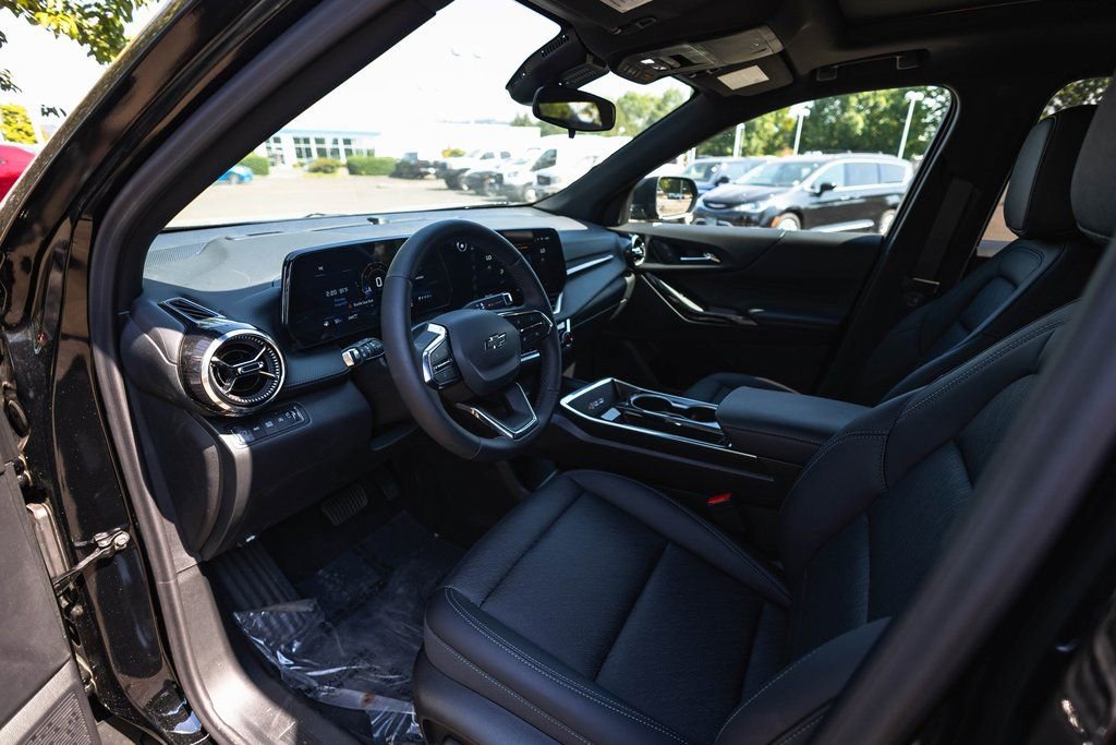 New 2025 Chevrolet Equinox LT w/ Convenience Package II image 11