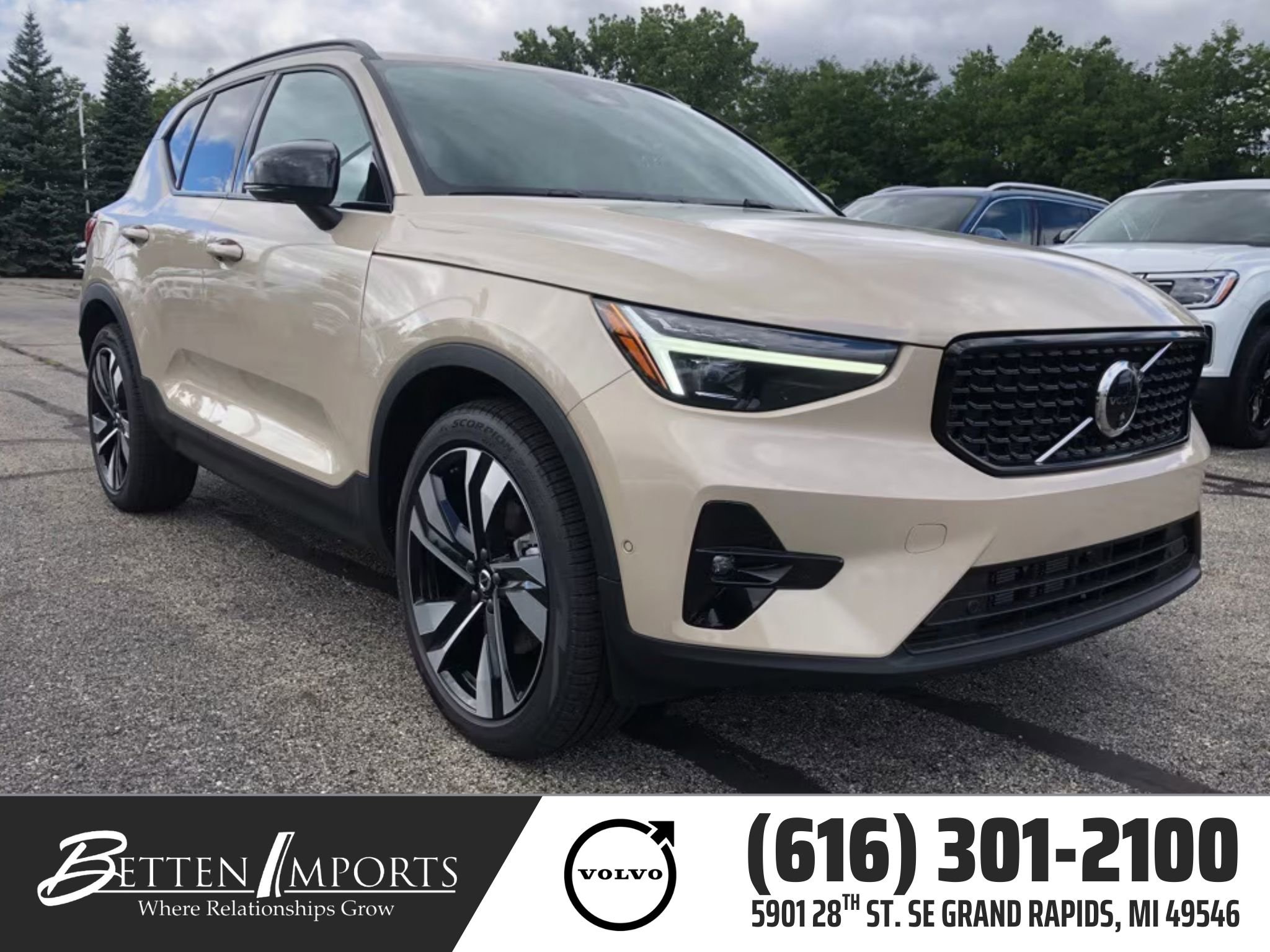 New 2026 Volvo XC40 B5 Ultra w/ Protection Package Premier
