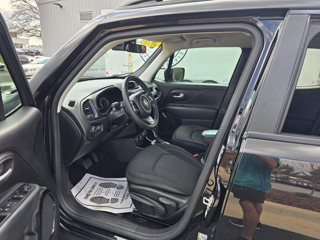 Used 2023 Jeep Renegade Altitude image 23