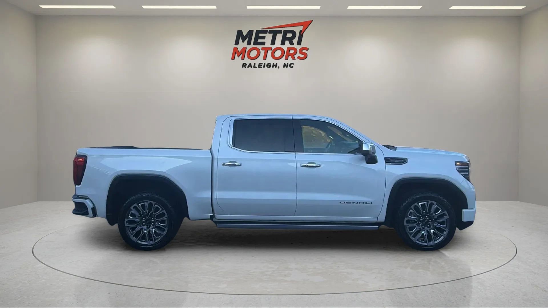 Used 2023 GMC Sierra 1500 Denali Ultimate image 2