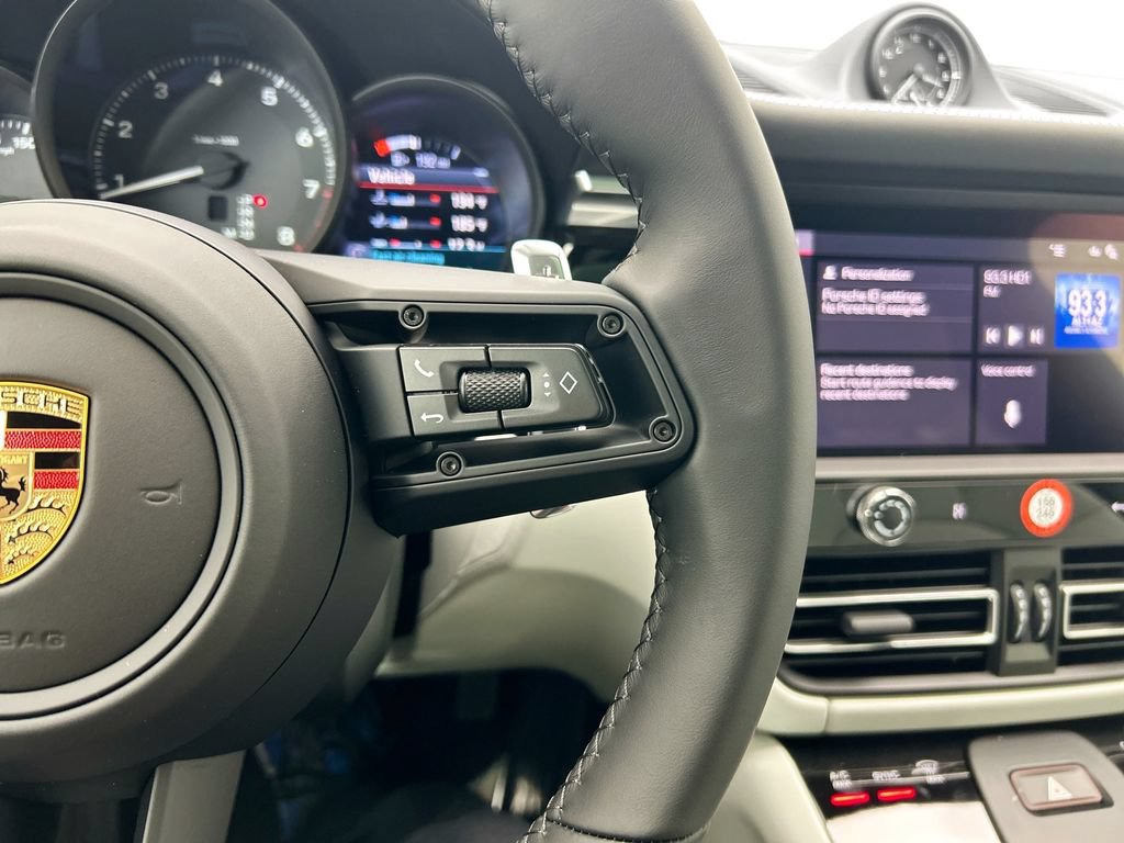 Used 2026 Porsche Macan AWD/4WD image 15