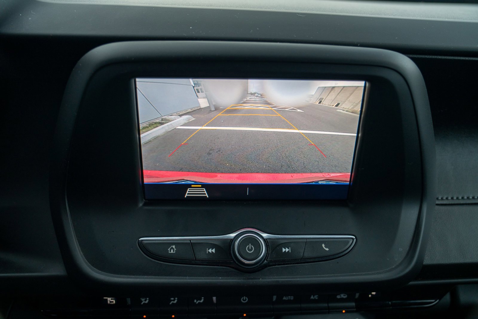 Used 2020 Chevrolet Camaro LT image 16