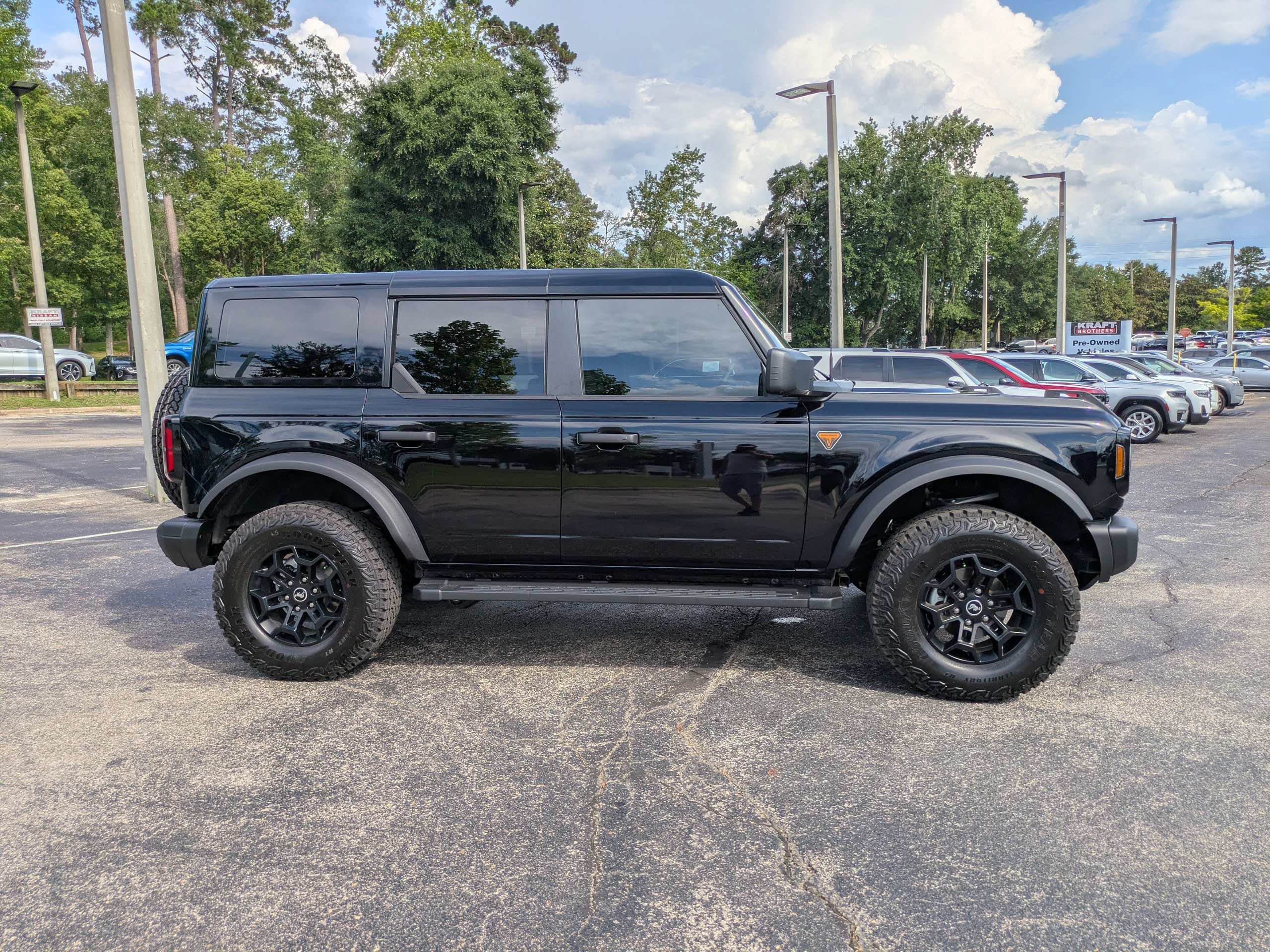 Used 2026 Ford Bronco Badlands AWD/4WD image 3
