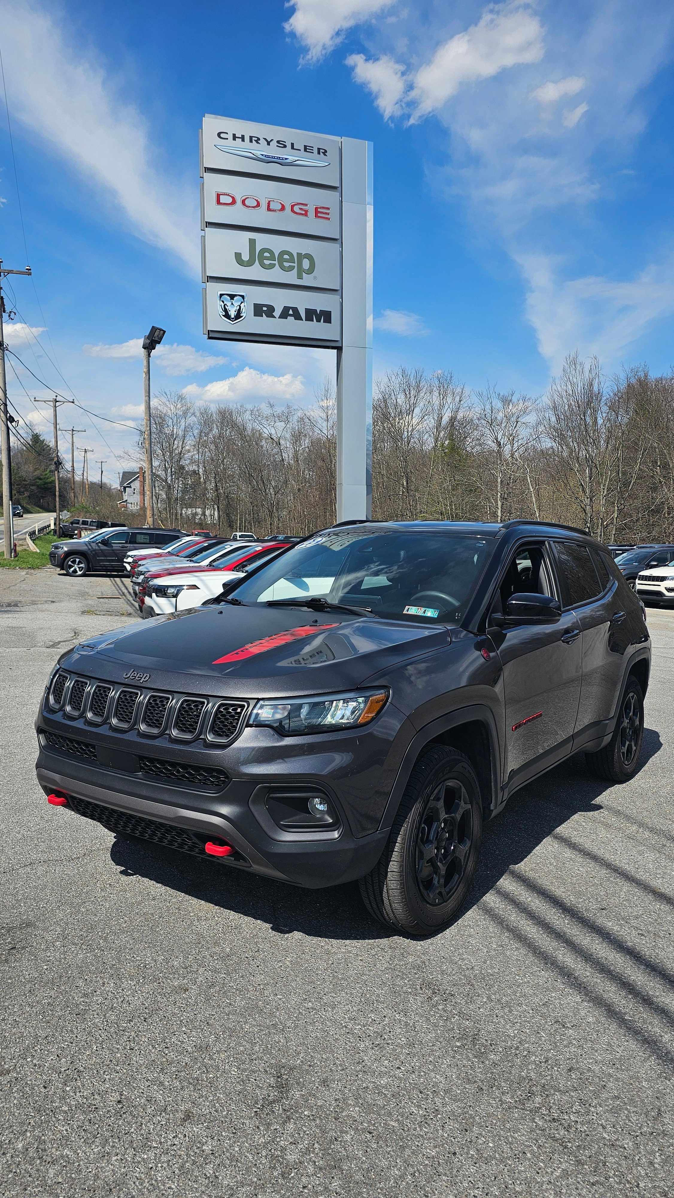 Used 2023 Jeep Compass Trailhawk AWD/4WD image 2
