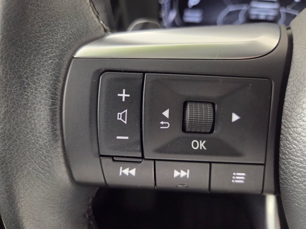 Used 2025 INFINITI QX60 Luxe w/ Black Edition FWD image 17