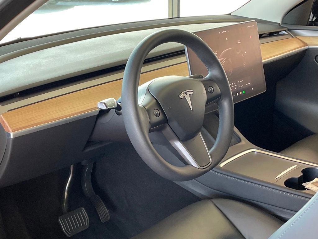 Used 2023 Tesla Model Y Long Range image 12
