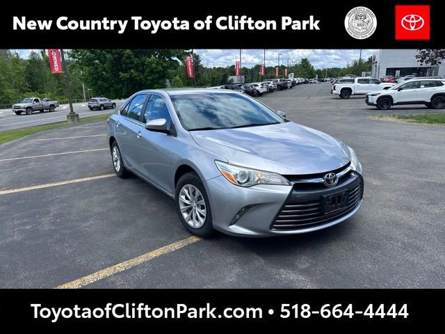 Used 2017 Toyota Camry LE FWD image 1
