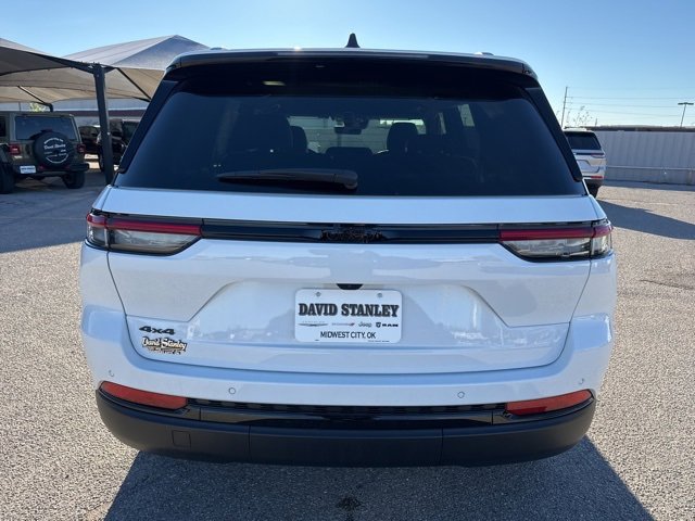 New 2025 Jeep Grand Cherokee Altitude image 5