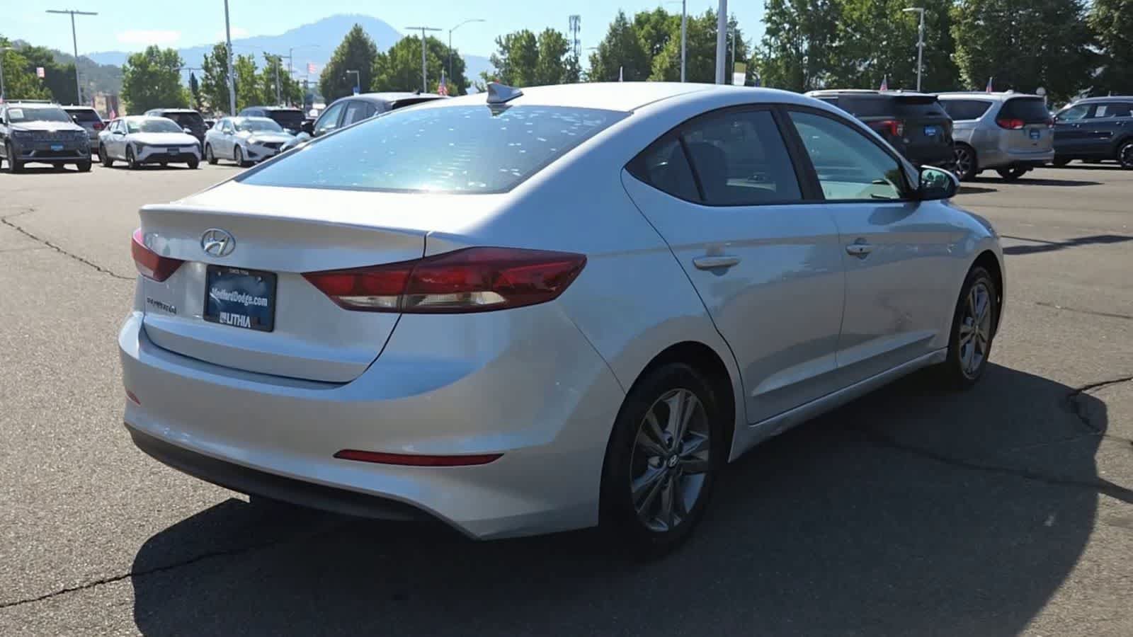 Used 2017 Hyundai Elantra SE w/ SE A/T Tech Package 03 FWD image 8