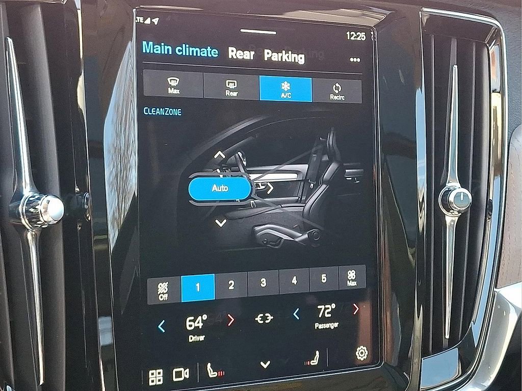 Used 2025 Volvo V90 B6 Cross Country Plus w/ Protection Package Premier image 12