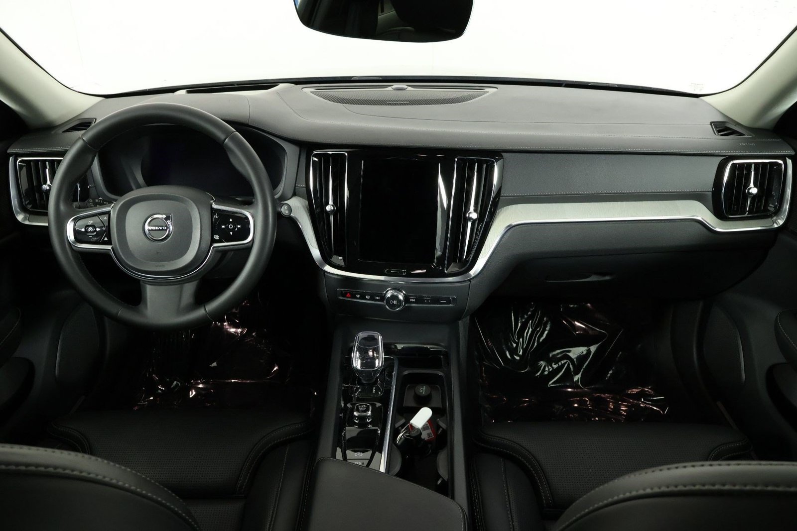 Certified 2024 Volvo V60 B5 Cross Country Ultimate w/ Protection Package Premier AWD/4WD image 7