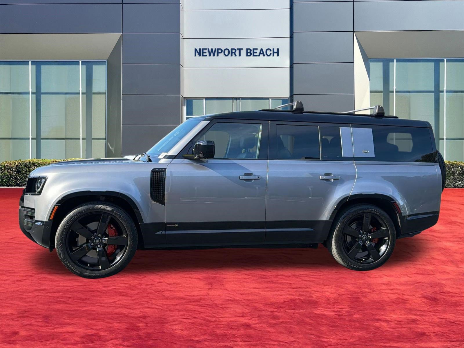 Used 2023 Land Rover Defender 130 X image 2