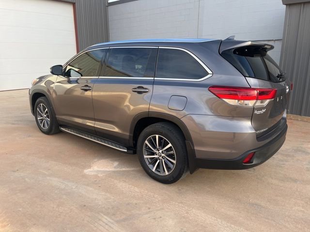 Used 2019 Toyota Highlander XLE image 6