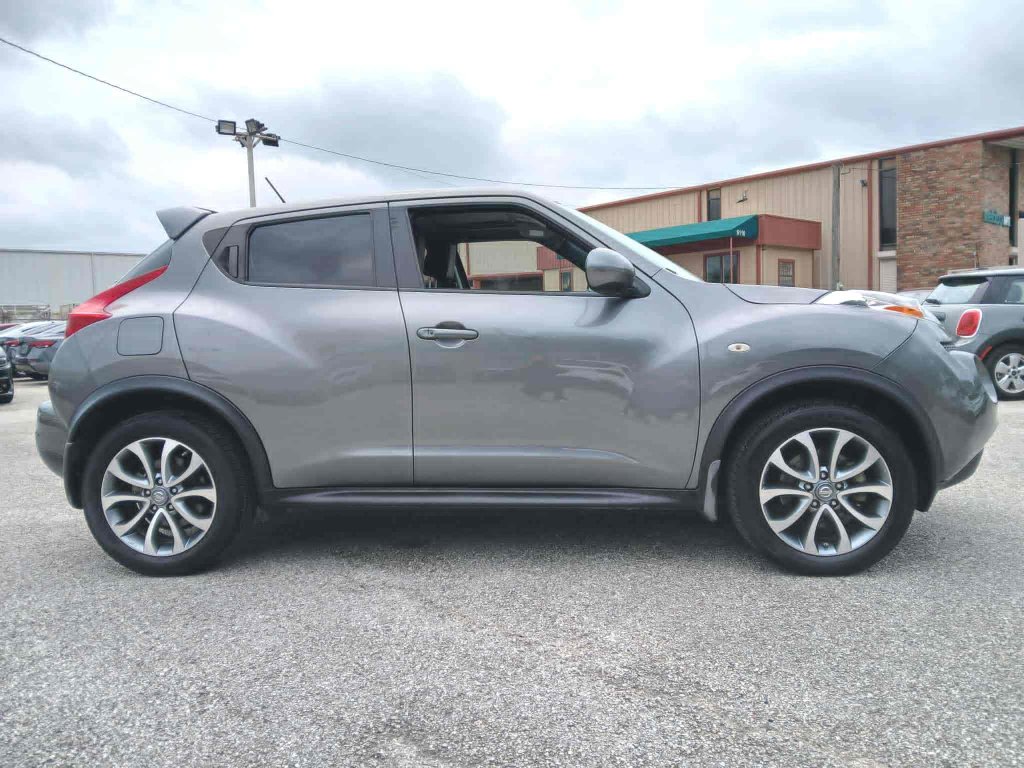 Used 2013 Nissan Juke SL w/ Sport Pkg FWD image 8