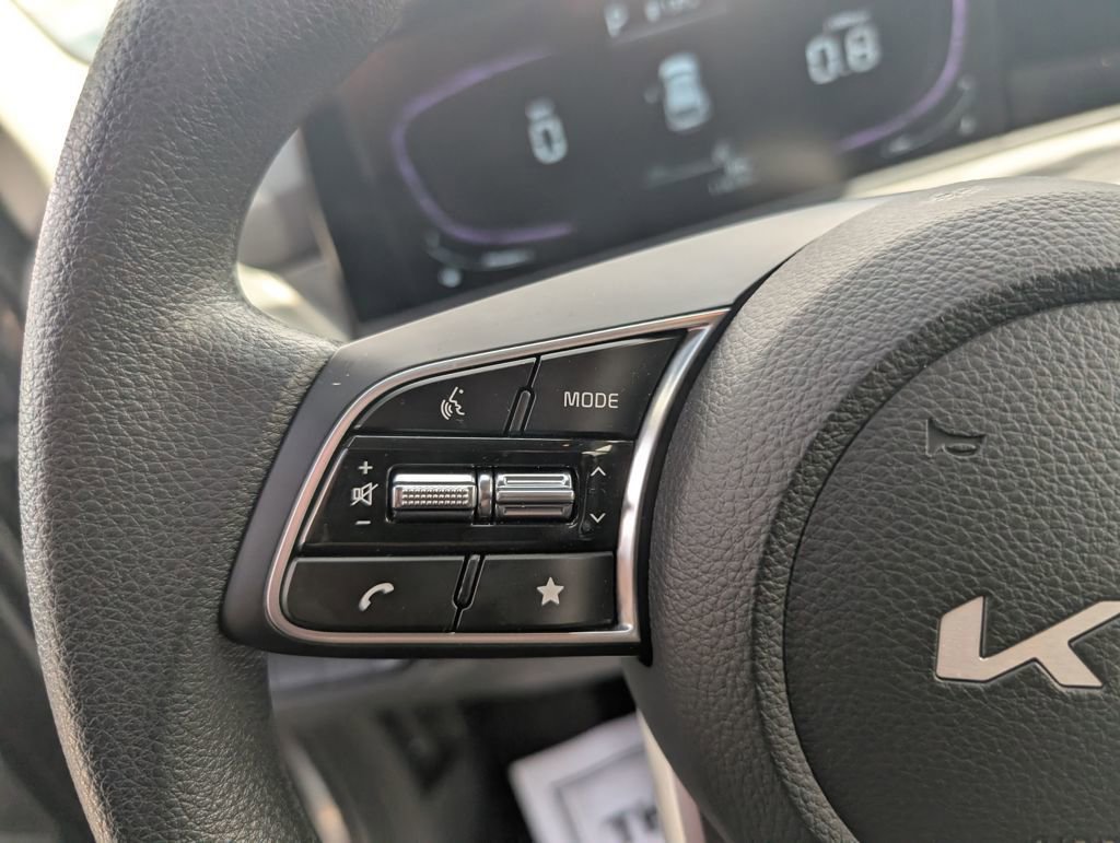 Used 2025 Kia Seltos LX image 18