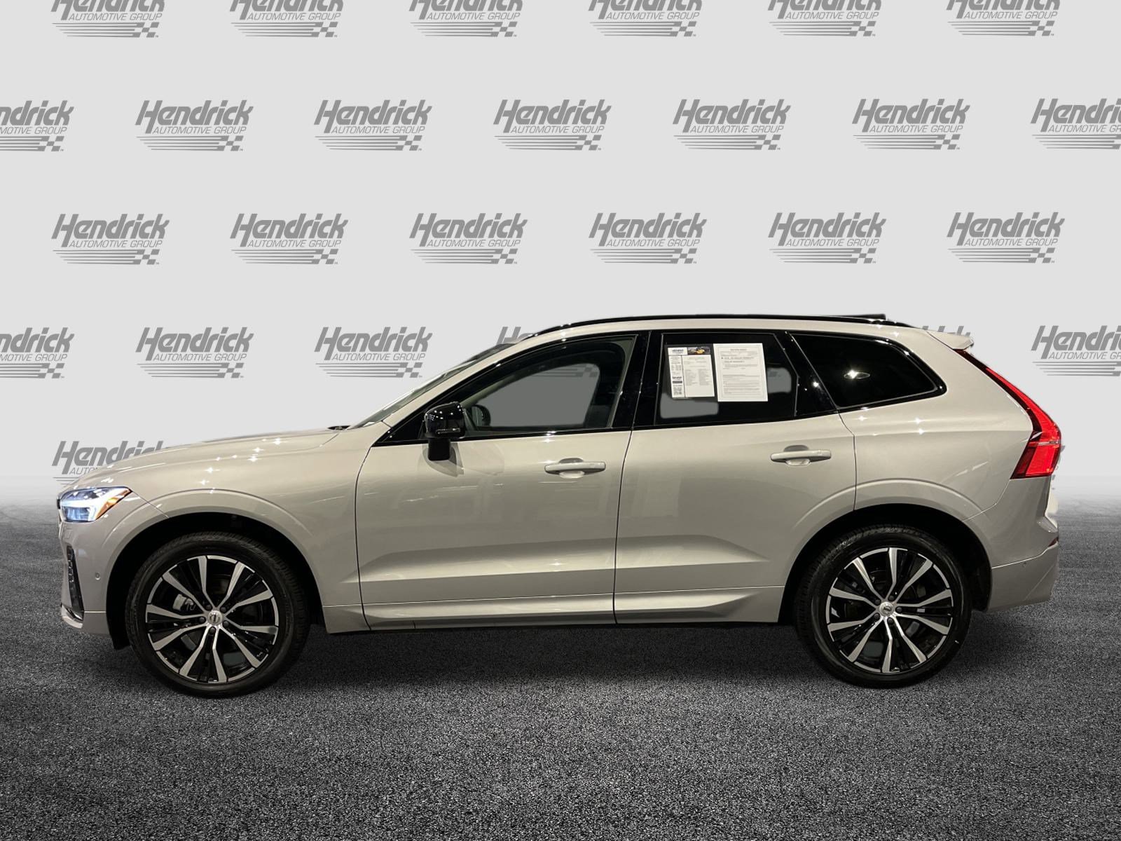 Used 2025 Volvo XC60 B5 Plus image 7