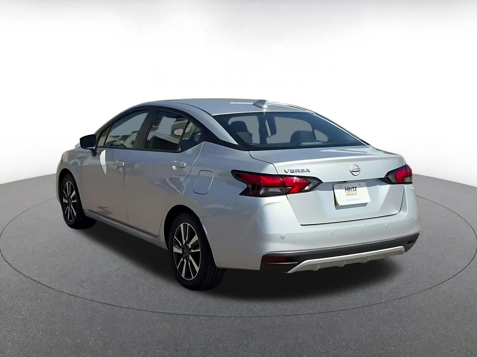 Used 2025 Nissan Versa SV image 11