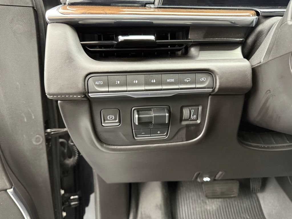 Used 2023 Cadillac Escalade Sport Platinum w/ Heavy-Duty Trailer Package AWD/4WD image 38