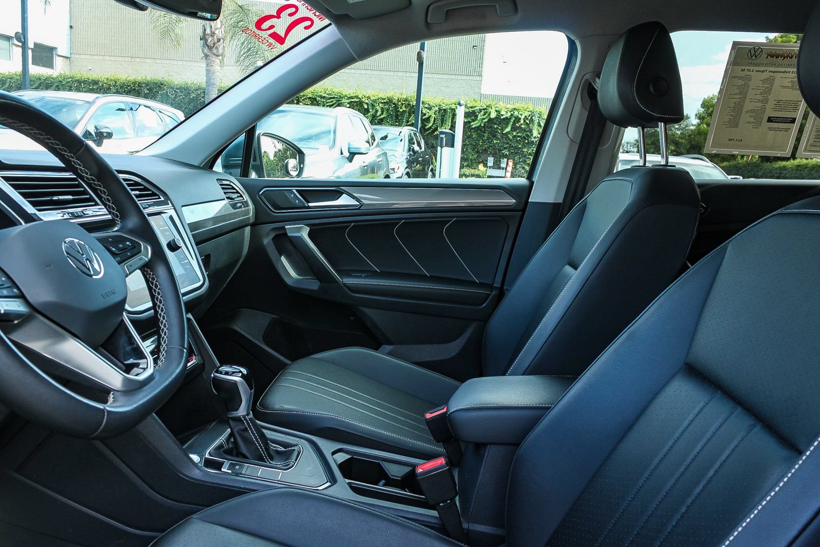Used 2023 Volkswagen Tiguan SE FWD image 18