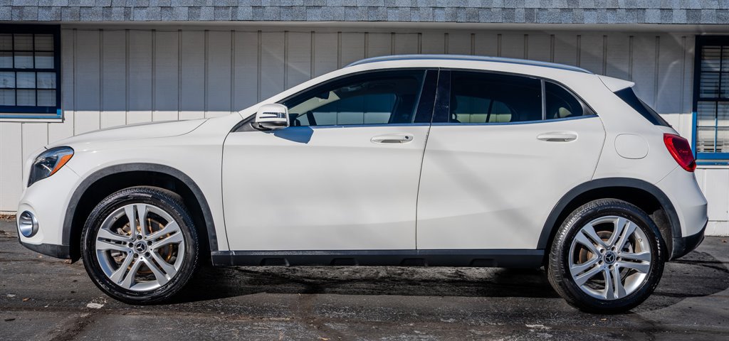 Used 2019 Mercedes-Benz GLA 250 w/ Convenience Package image 2