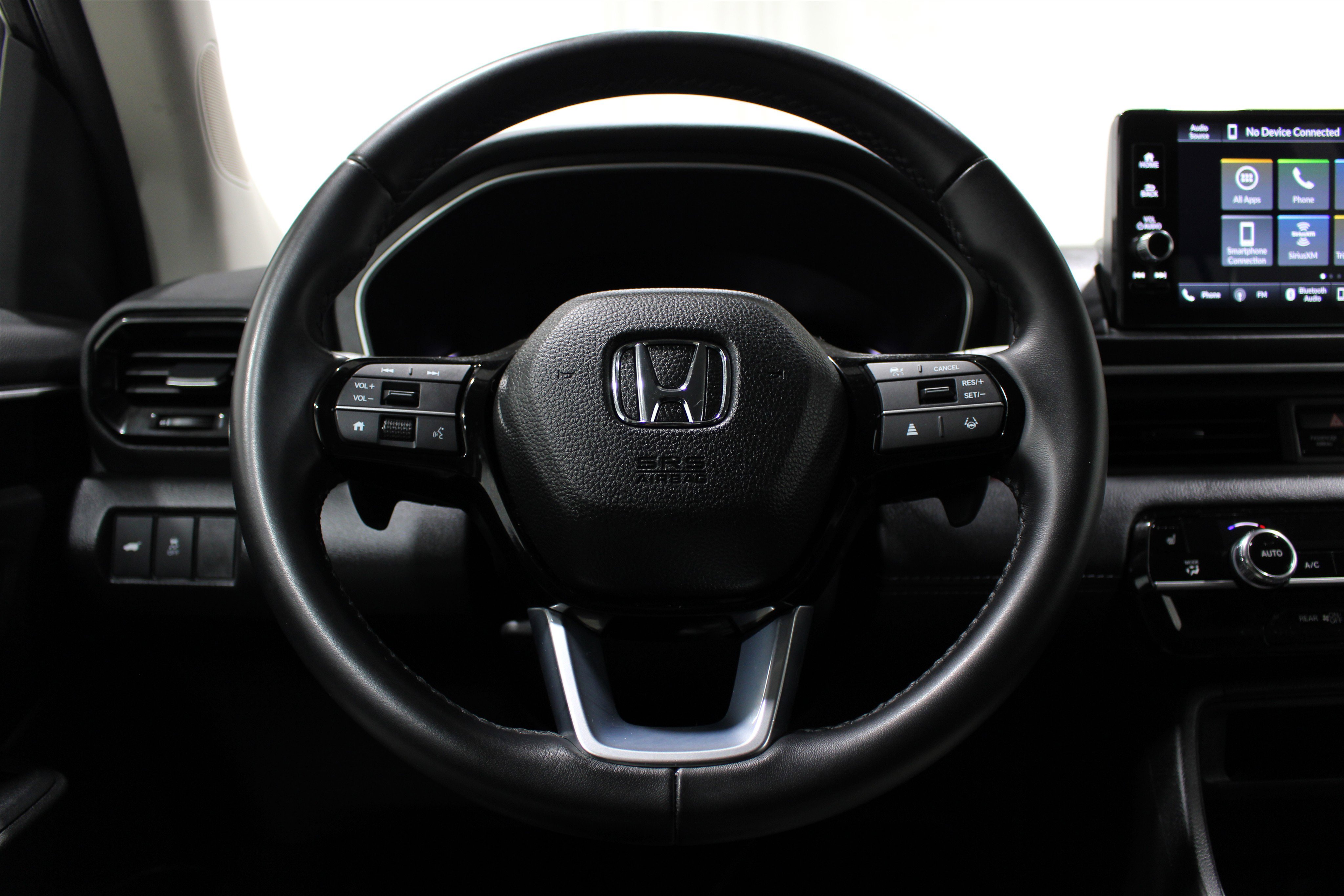 Used 2025 Honda Pilot EX-L image 10