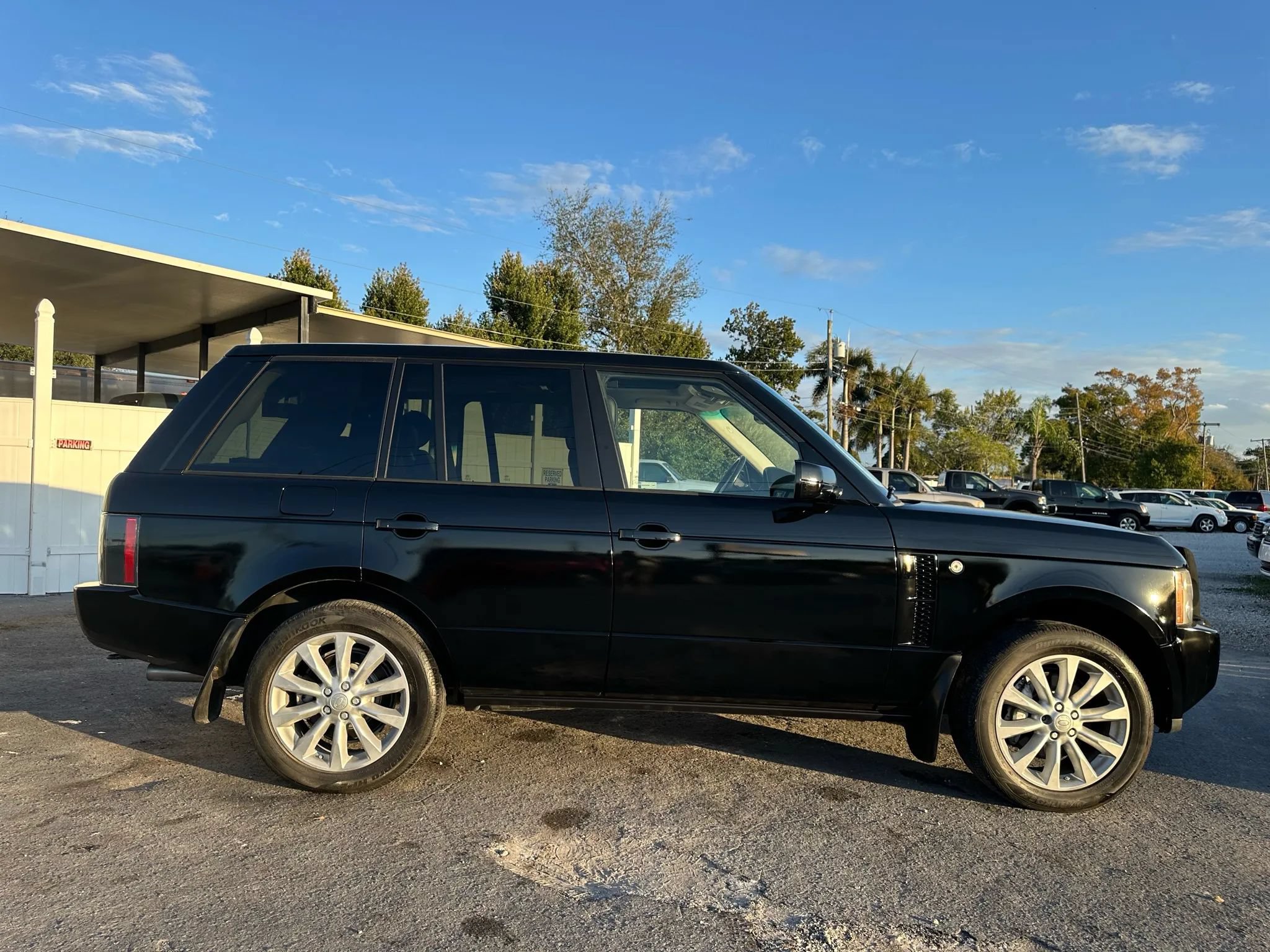 Used 2008 Land Rover Range Rover Supercharged AWD/4WD image 2