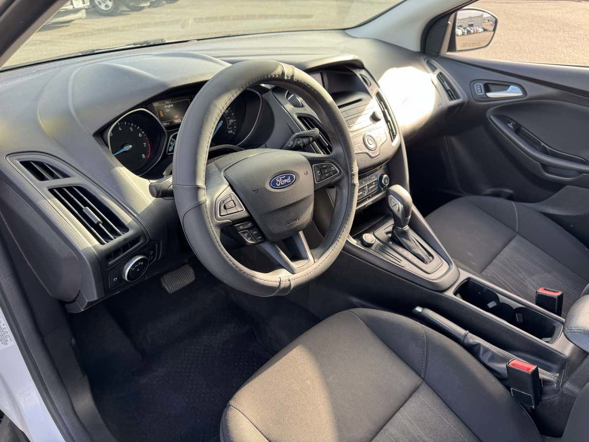 Used 2017 Ford Focus SE image 24