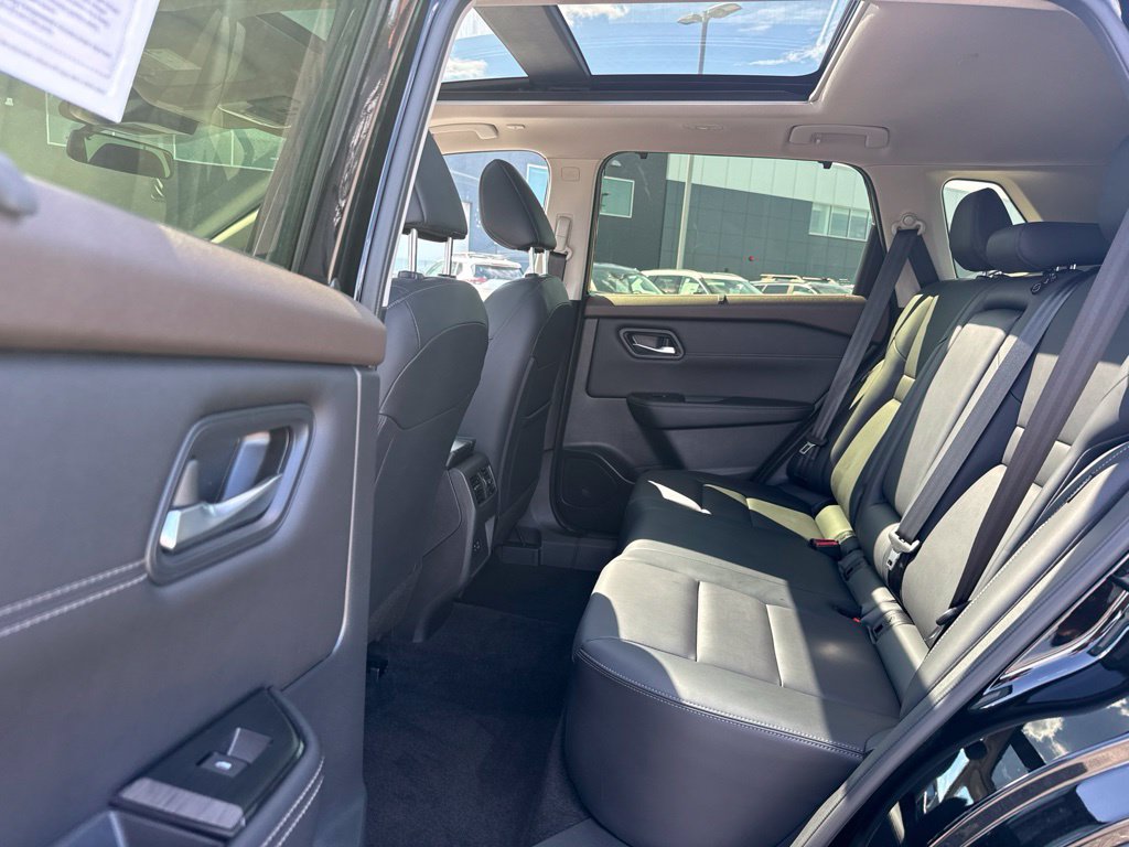 Certified 2023 Nissan Rogue SV w/ SV Premium B Package AWD/4WD image 26
