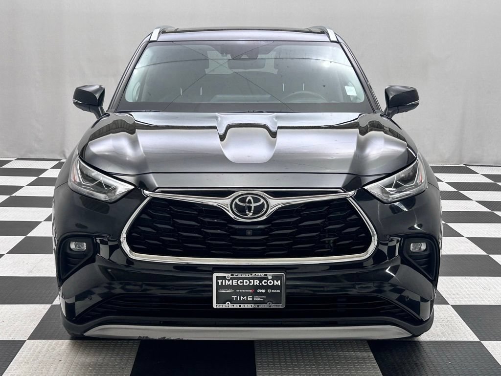 Used 2022 Toyota Highlander Platinum AWD/4WD image 3