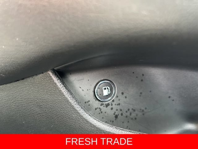 Used 2024 Chrysler Pacifica Premium FWD image 22
