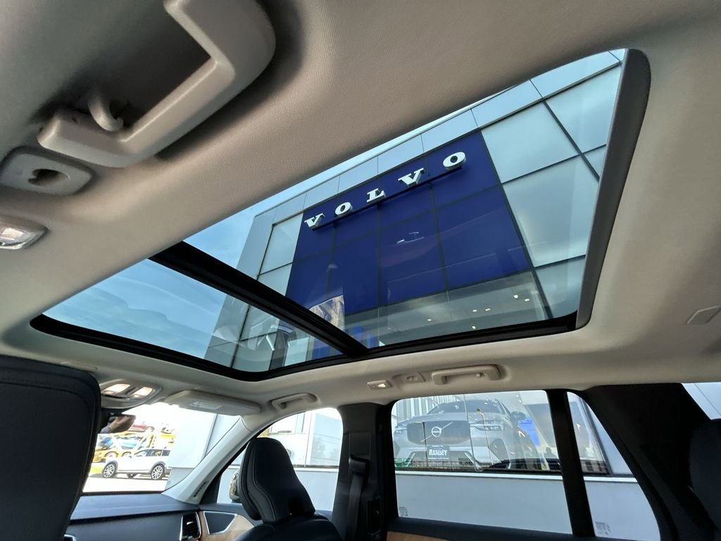 Certified 2023 Volvo XC90 B6 Plus w/ Protection Package image 25