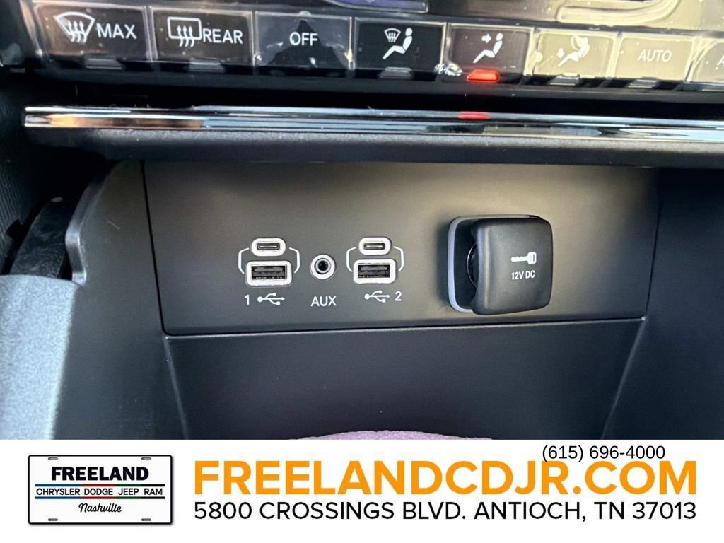 New 2025 Jeep Grand Cherokee L Limited w/ MOPAR Finishing Package AWD/4WD image 31