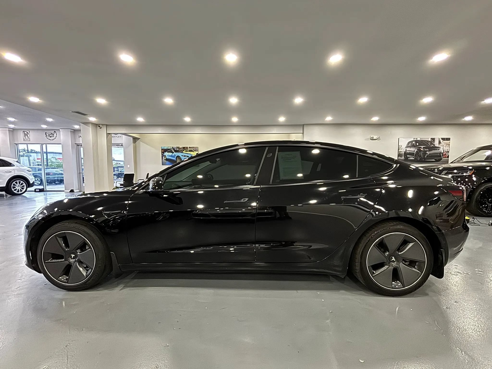 Used 2021 Tesla Model 3 Standard Range RWD image 4