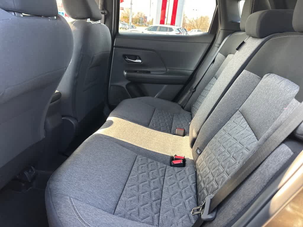Used 2026 Nissan Kicks SV image 9