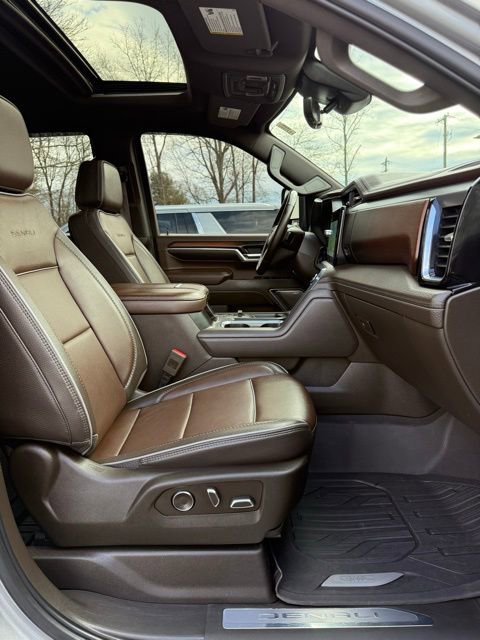 Used 2024 GMC Sierra 3500 Denali w/ Denali Reserve Package image 15