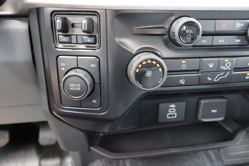 New 2026 Ford F550 4x4 Supercab Super Duty image 24